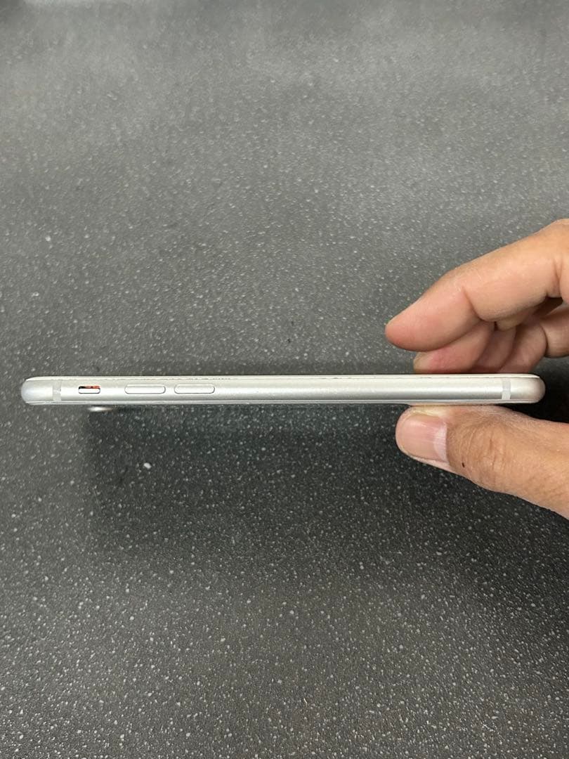 携帯電話本体 iPhone8 256GB