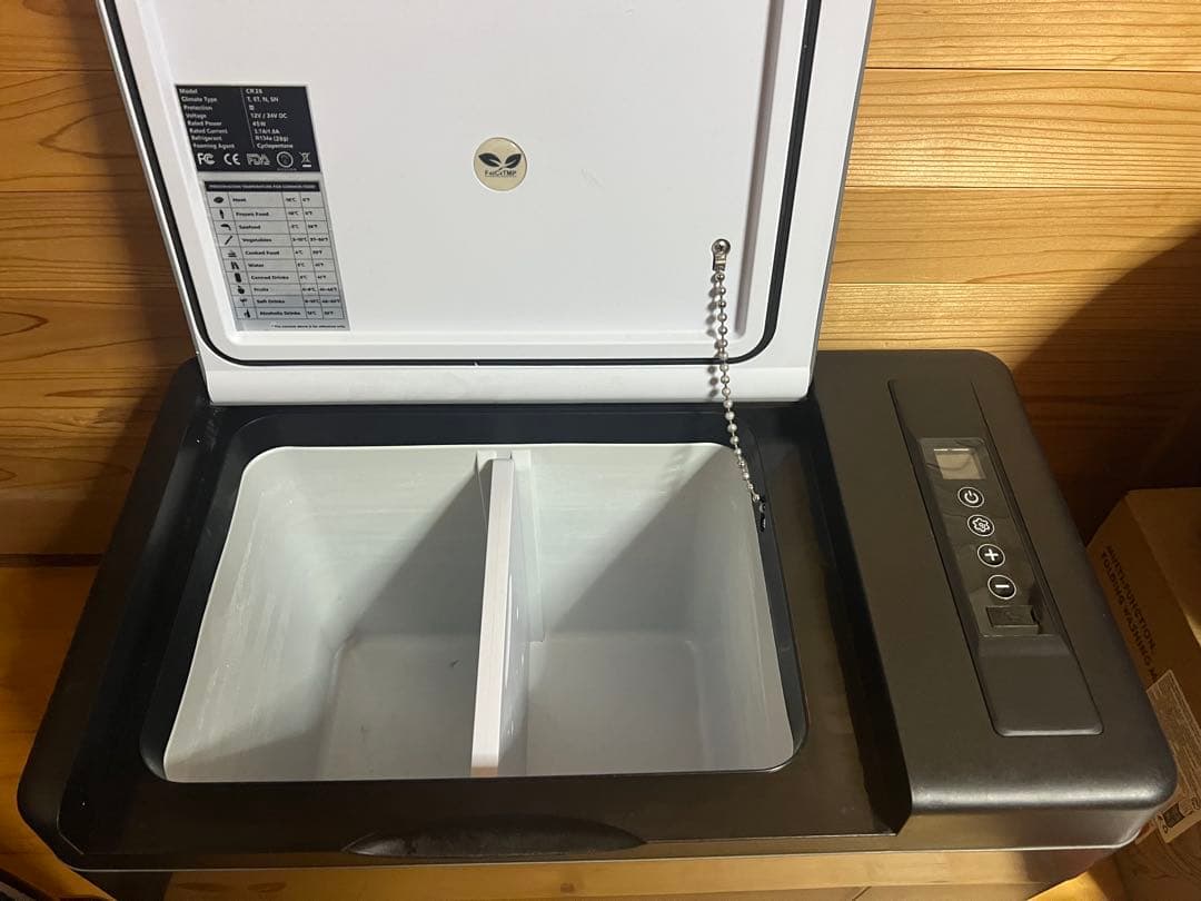 ポータブル車載冷蔵庫・冷凍庫　12V/24V AC100V