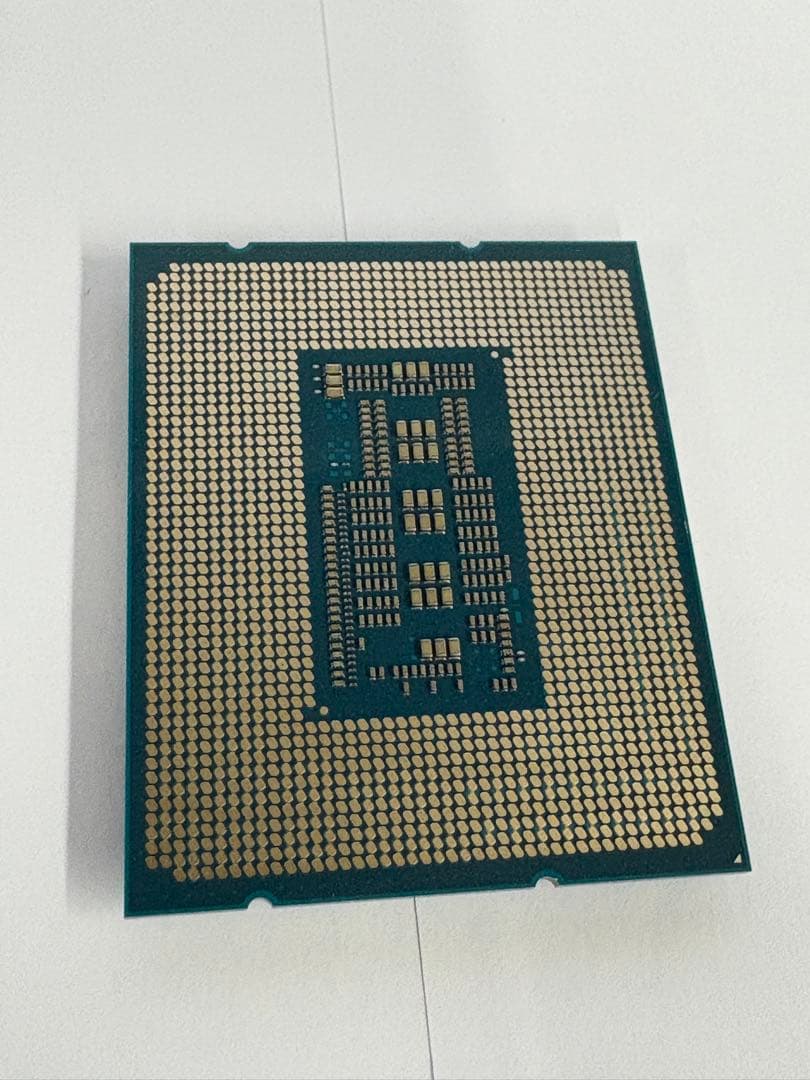 Intel Core i7-13700F CPU 【説明文必須】