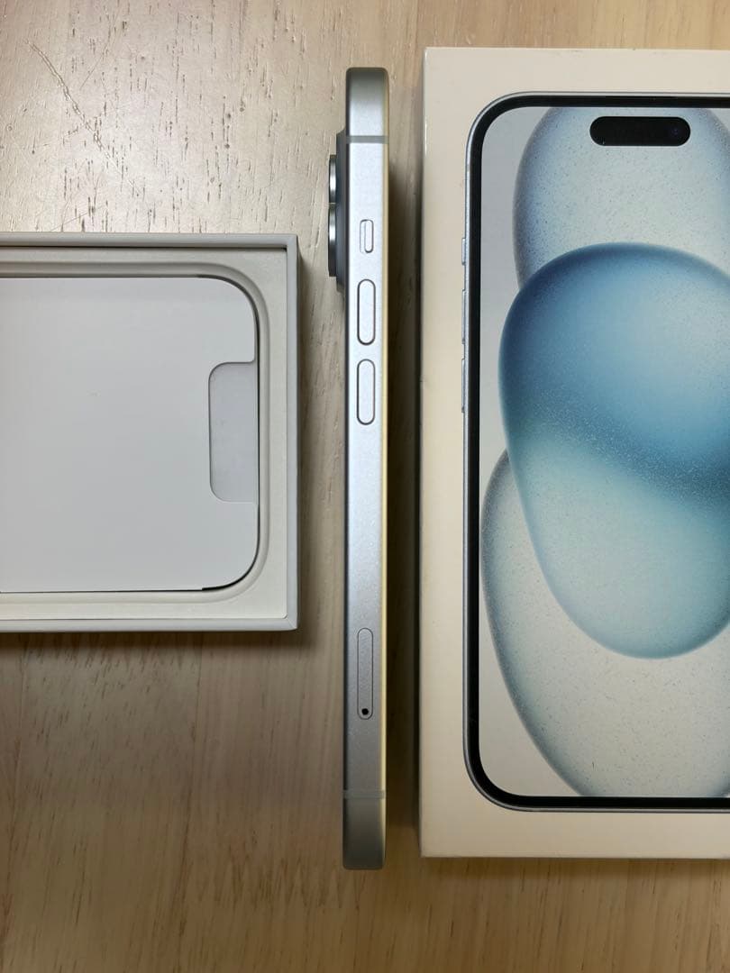 【美品】iPhone 15 128GB ブルーSIMフリー