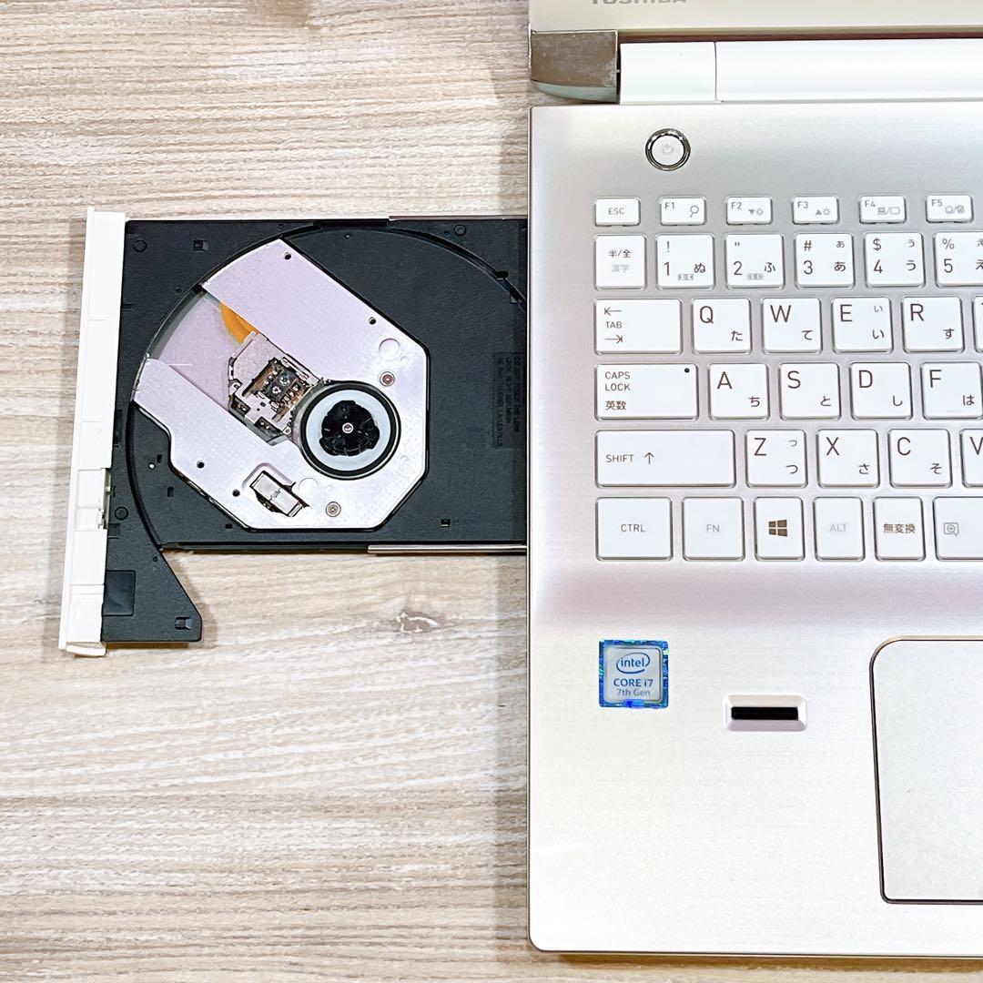 dynabook Core i7 8GB SSHD1TB ゴールド Win11 - メルカリ