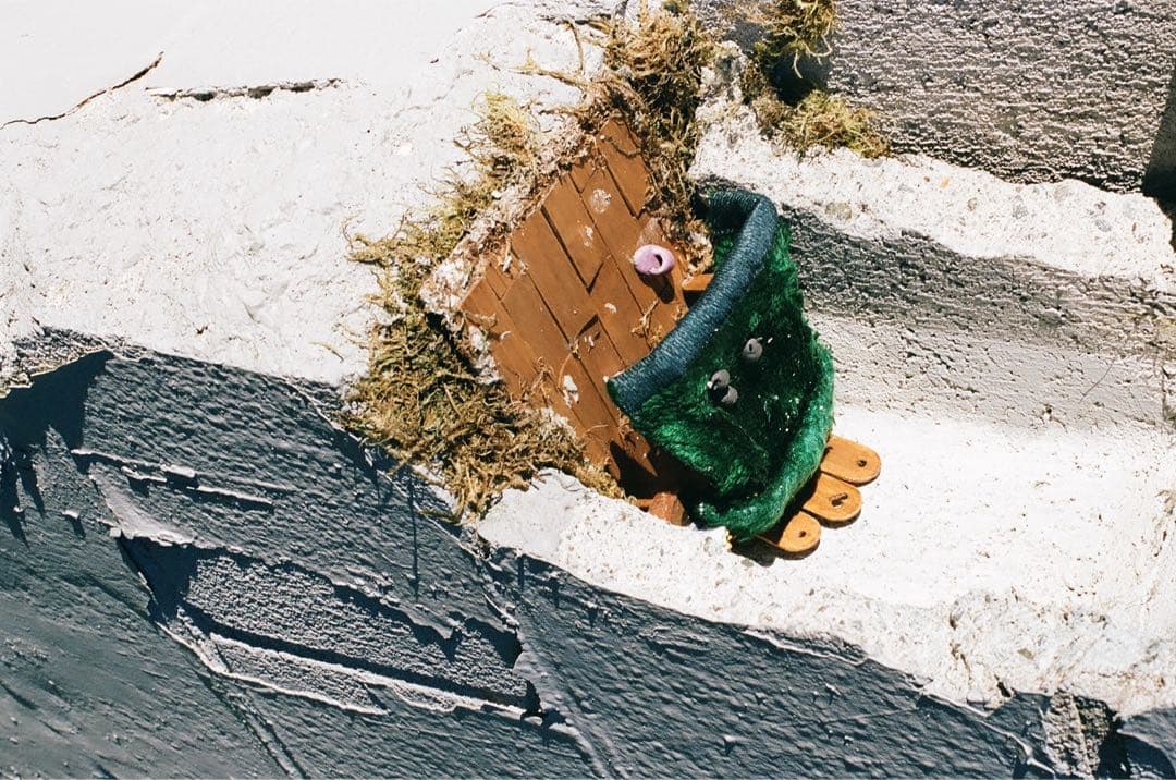 Nikon AF Nikkor 28mm f/2.8 レンズ メタルフード付