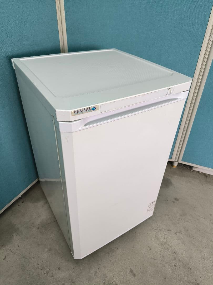 2020年製　ノーフロスト 冷凍庫　チェスト型フリーザー85L 　FFU85R
