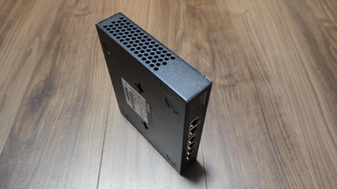 QNAP QSW-2104-2T 10G/2.5G スイッチングハブ