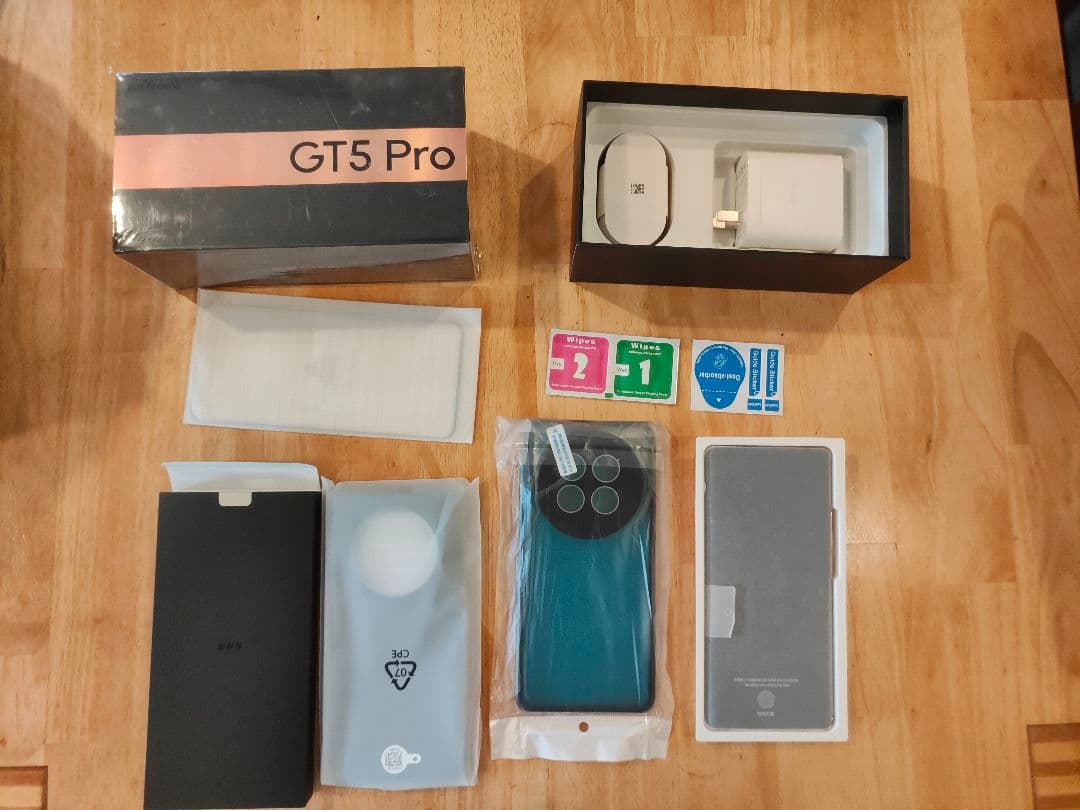 Realme GT5 Pro 12 256GB スナップドラゴン8 gen 3 Realme GT5 Pro with Snapdragon 8 Gen 3, 100W fast charging