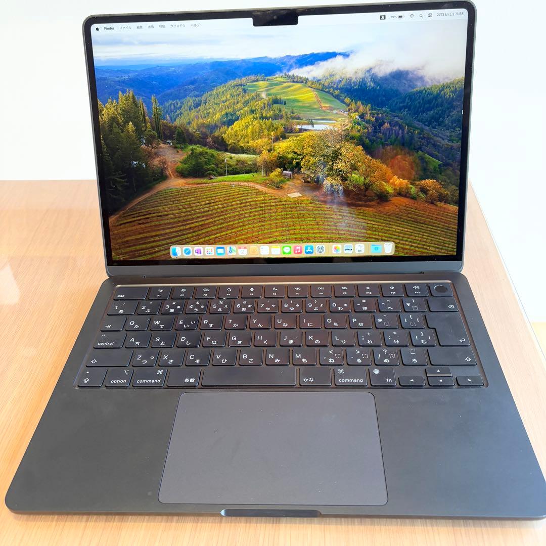 MacBook Air (M2,2022)、電源×2、マルチUSBハブ、ケース