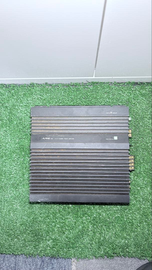 感動するチューニングアンプ　アルパイン 3552 エージング中