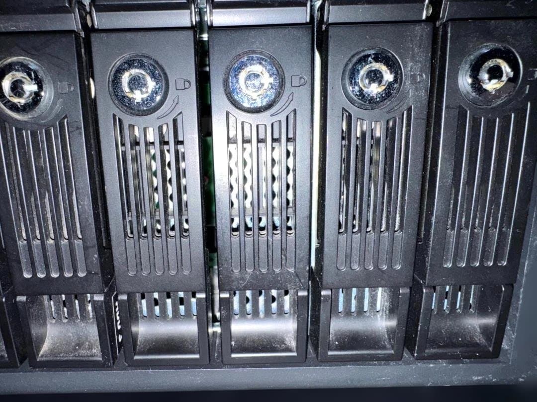 あ*ん様 【ジャンク】QNAP TS-859 Pro NAS