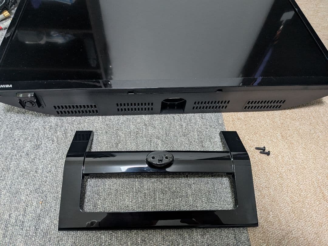 東芝REGZA24型テレビ 2021年製【分波器付き】