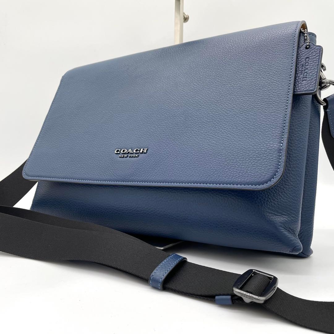 【未使用級】コーチ　ケイレブ　メッセンジャーバッグ　ガンメタ　レザー　青 未使用級】コーチ ケイレブ メッセンジャーバッグ ガンメタ レザー 青