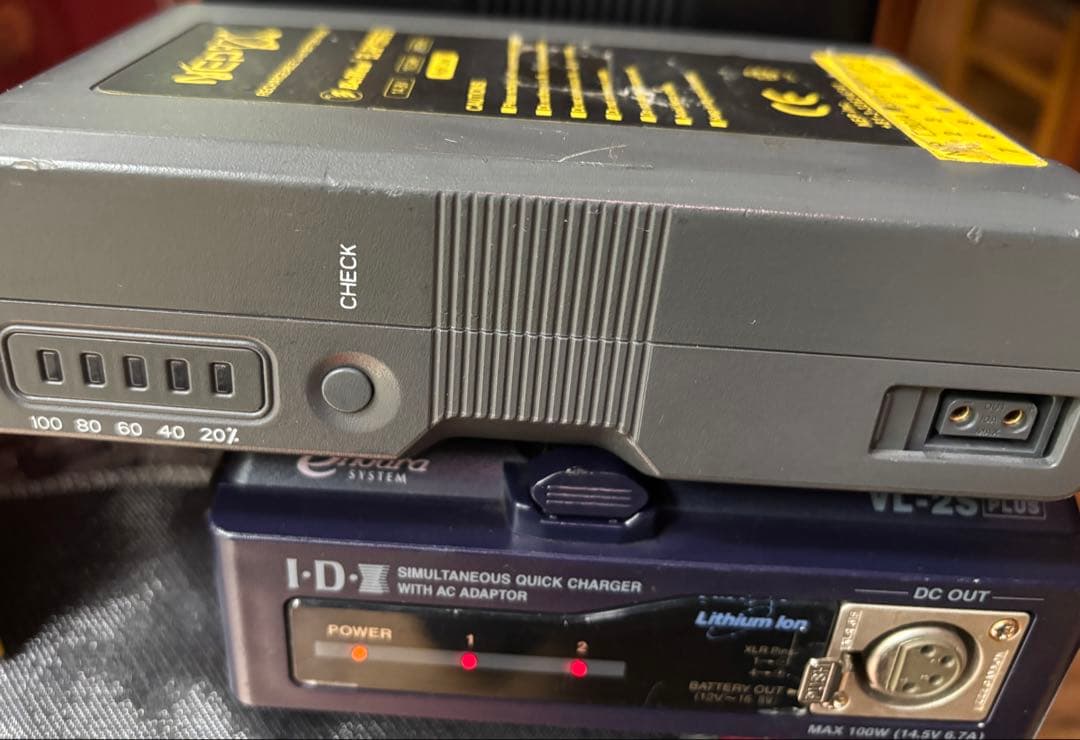 IDX2連バッテリーチャージャー