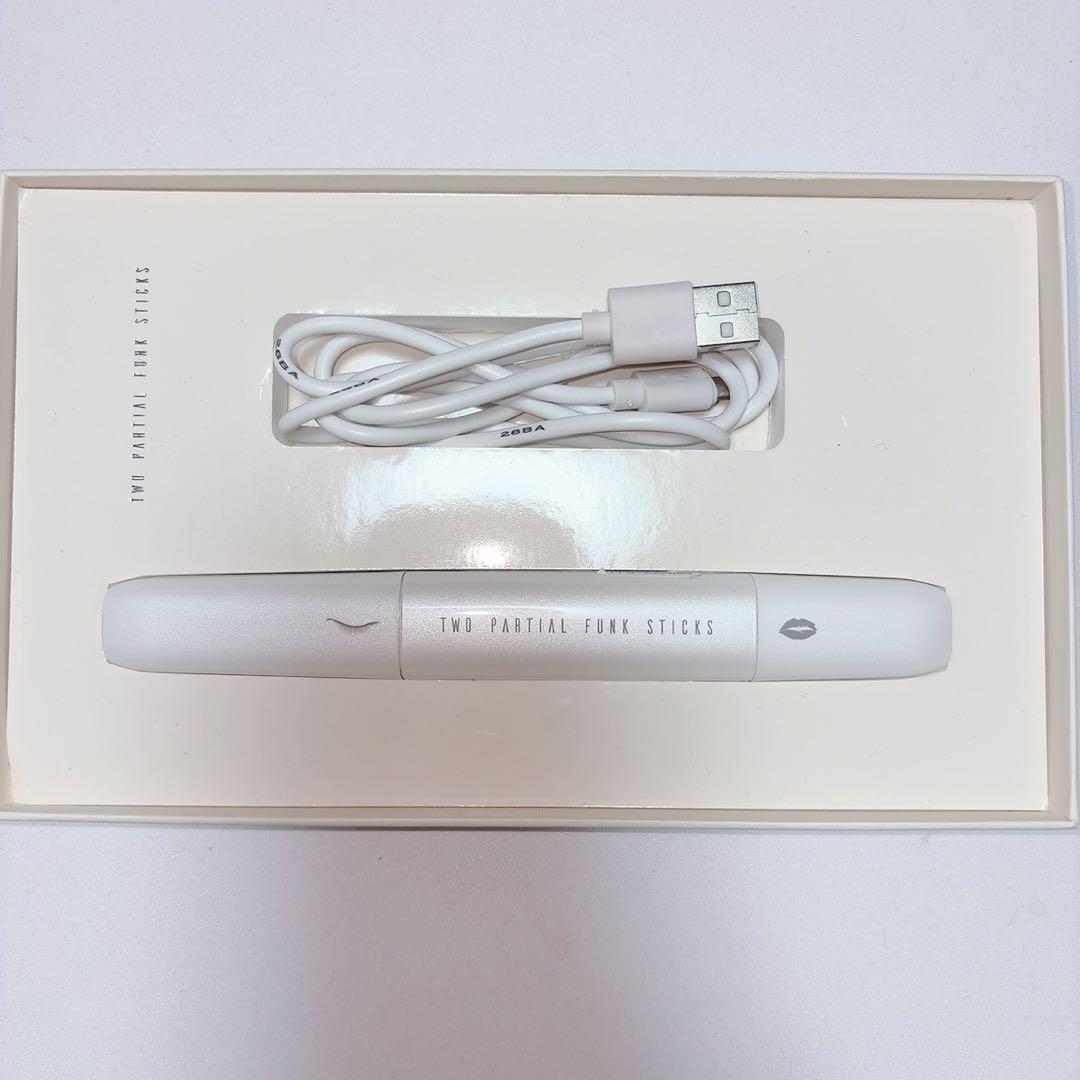 TWO PARTIAL FUNK STICKS ホットビューラー リップケア 進化したホットビューラー♪ツーパーシャルファンクスティックご予約