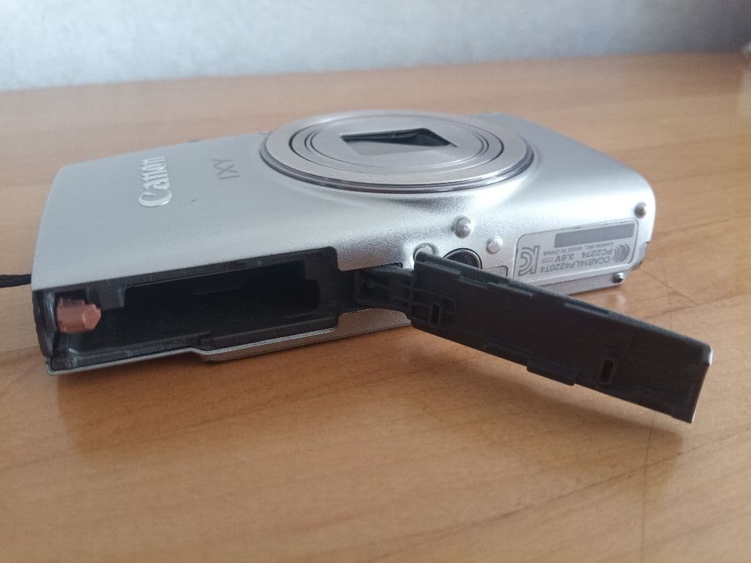 Canon IXY 650 コンパクトデジタルカメラ　※ジャンク品