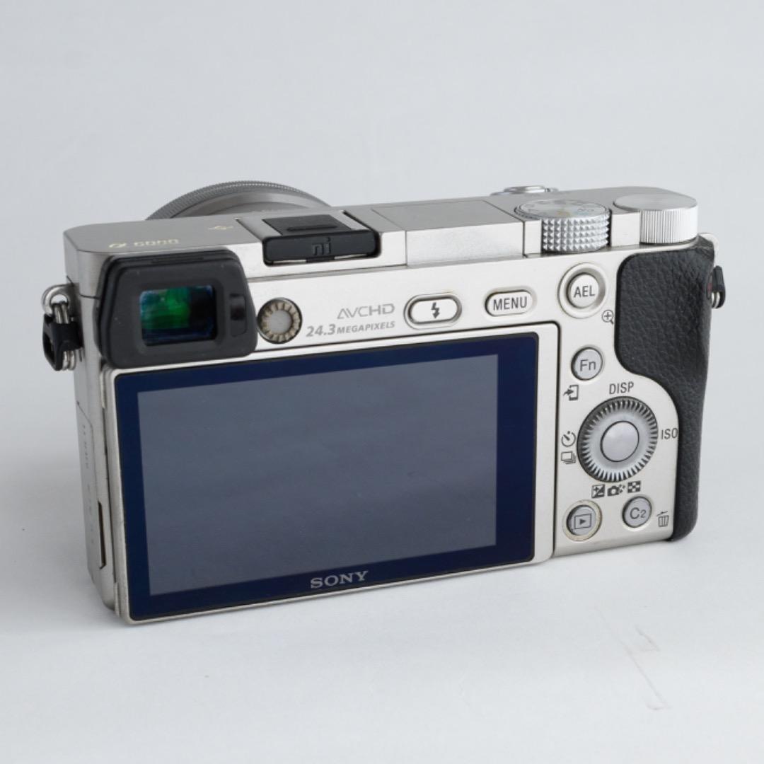 SONY α6000 + 16-50mmレンズ