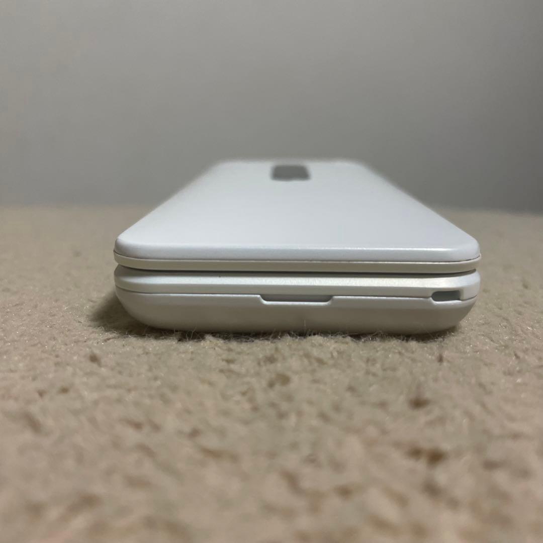 GRATINA 4G KYF31 白 ホワイト ガラケー SIMフリー 携帯電話