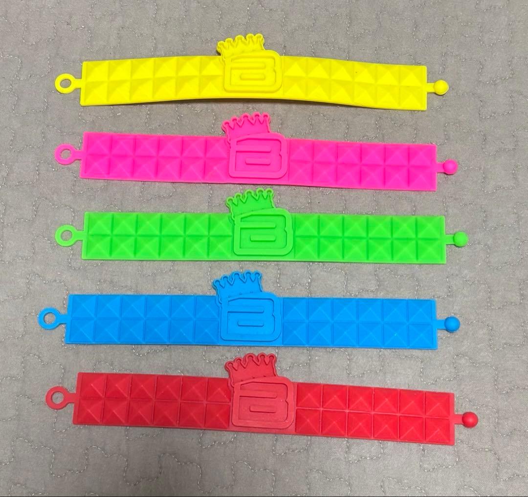 最終値下げ】BIGBANG カラーラバーバンド - メルカリ