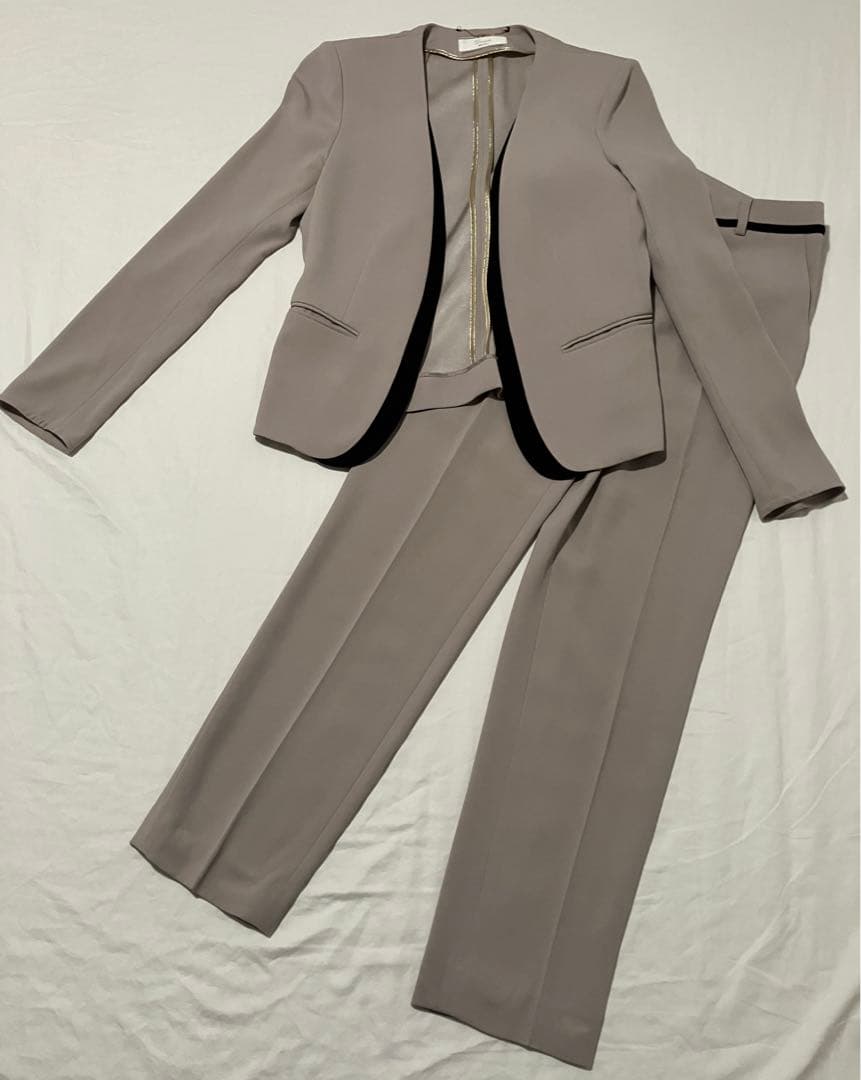 BEIGE, CINDY セットアップ ジャケット&パンツ S/M 美品 ベイジ BEIGE，(ベイジ)の【セットアップ対応】CINDY / ダブルカラー