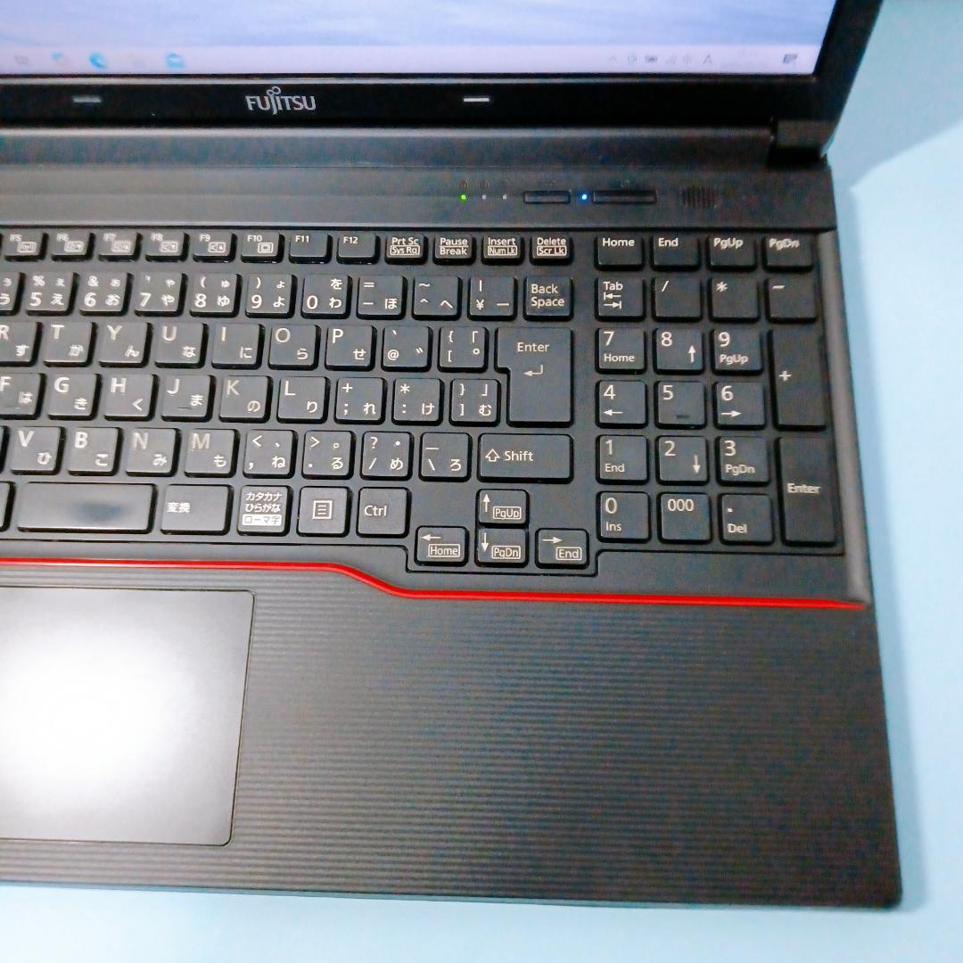 初心者おすすめ 黒 ノートパソコン i5 SSD256 8GB ＤＶＤ 大画面