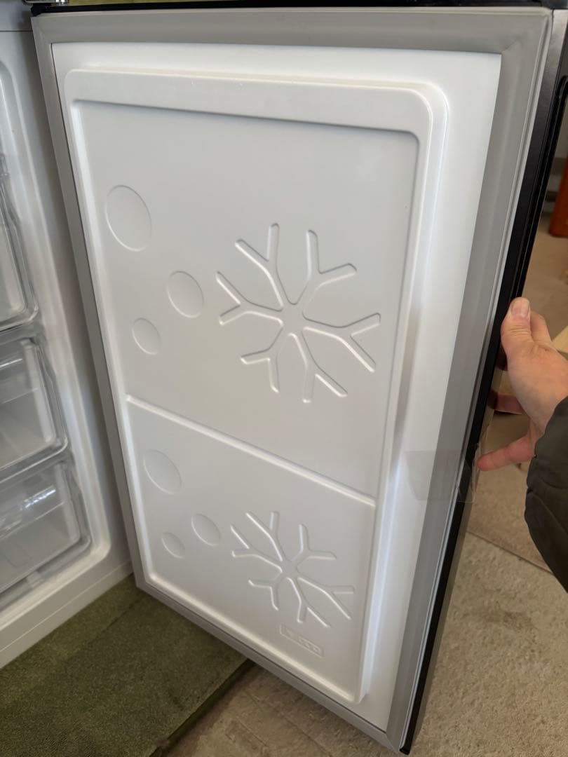 冷凍庫　2023年製　マクスゼン