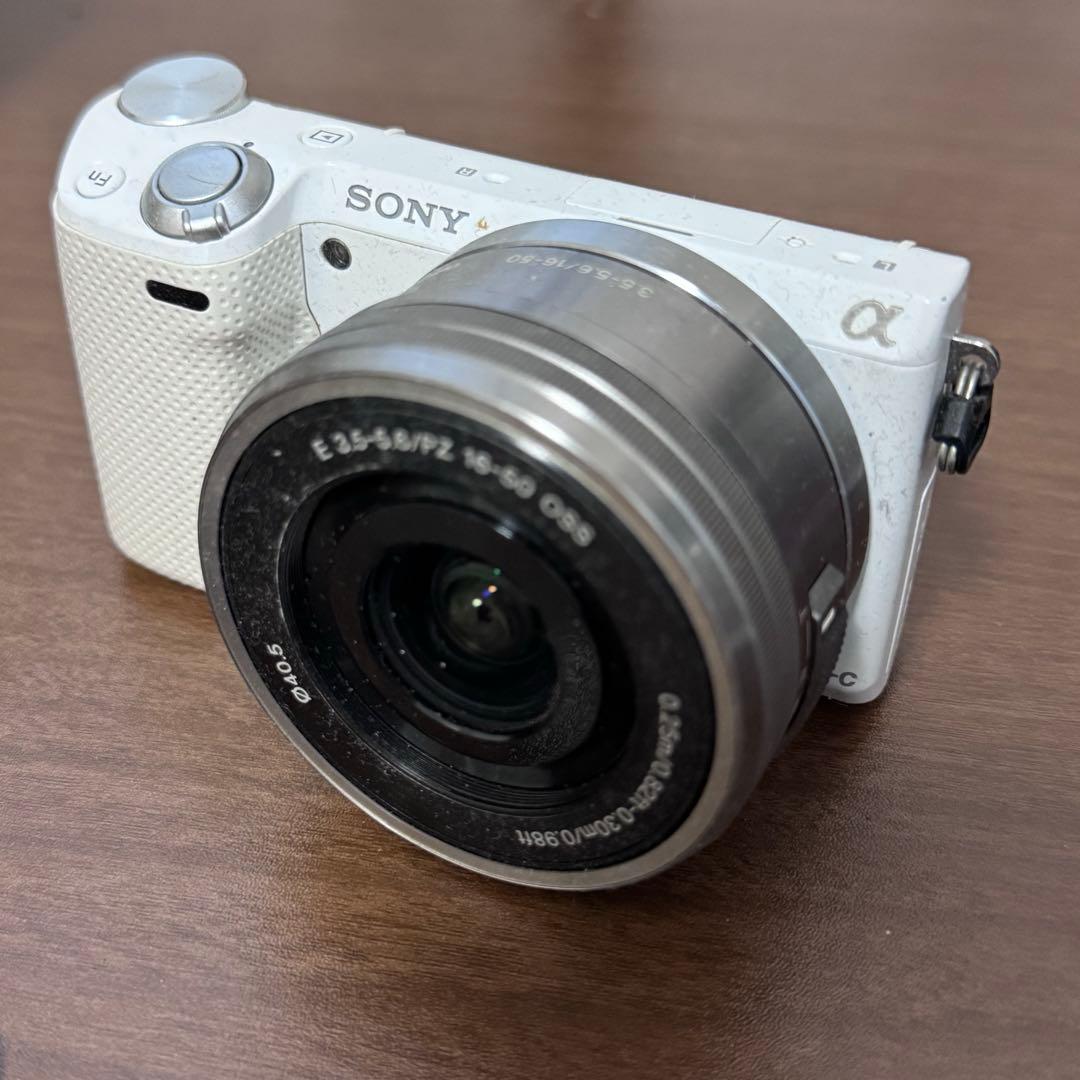 中古　SONY ソニー α NEX-5T ホワイト レンズ付　ミラーレス一眼レフ