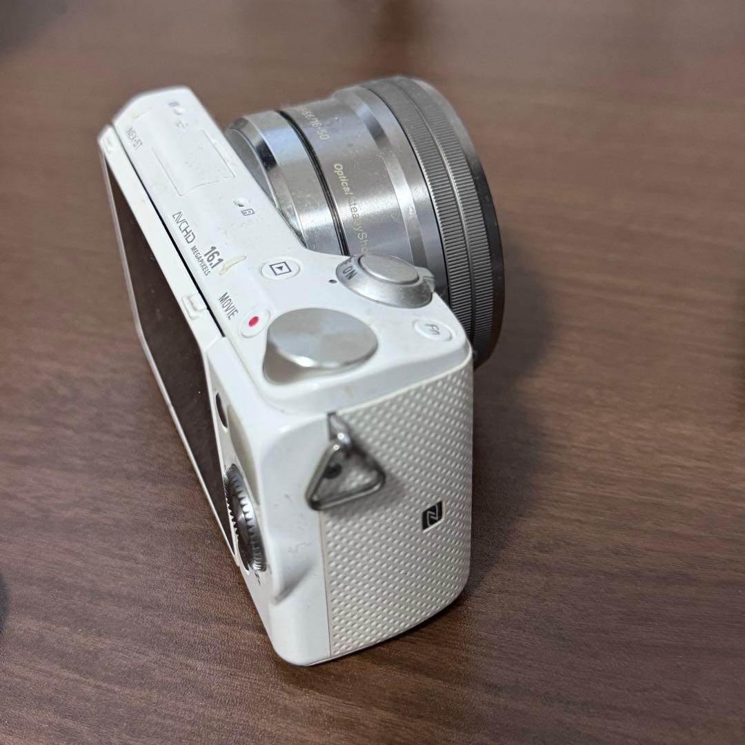 中古　SONY ソニー α NEX-5T ホワイト レンズ付　ミラーレス一眼レフ