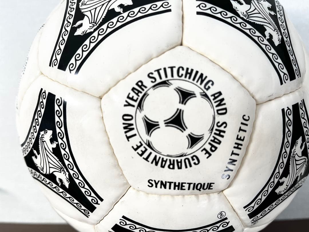 adidas Wカップ公式ボール イタリア大会 1990年 アディダス - メルカリ