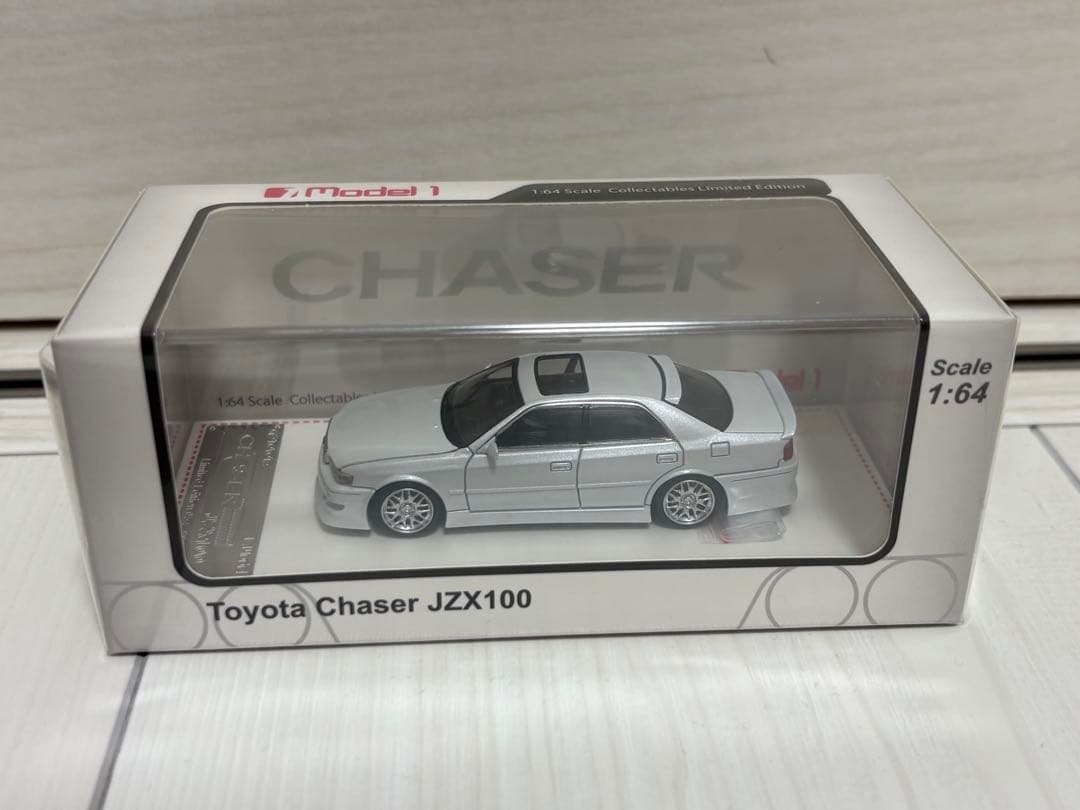 《新品箱付》1:64 トヨタ チェイサー ミニカー