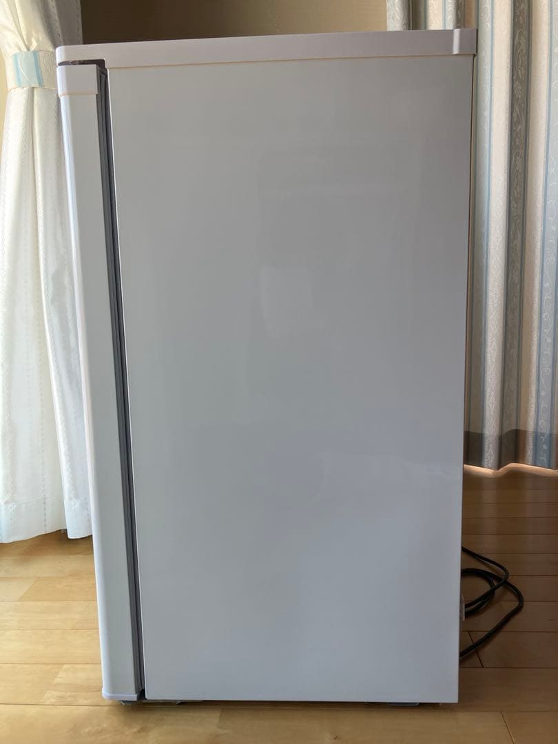 アイリスオーヤマ冷凍庫IUSD-6B-W