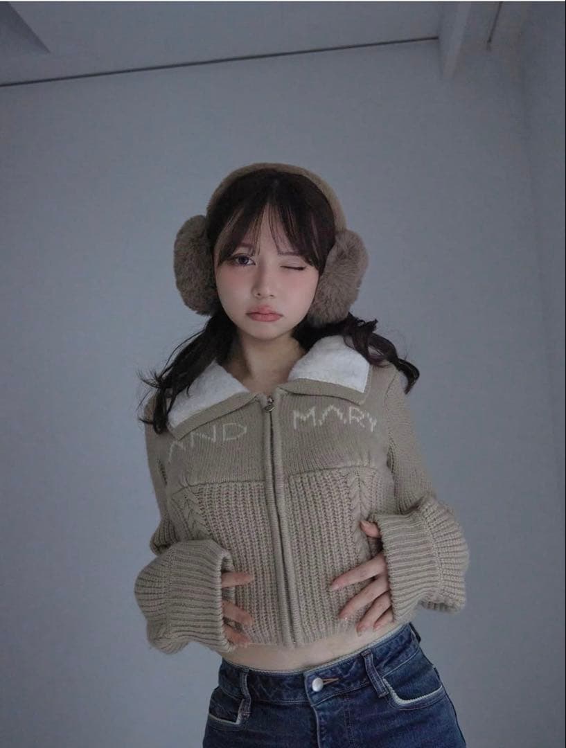 andmary Mary logo zip tops ベージュ ANDMARY Mary logo zip tops beige - メルカリ