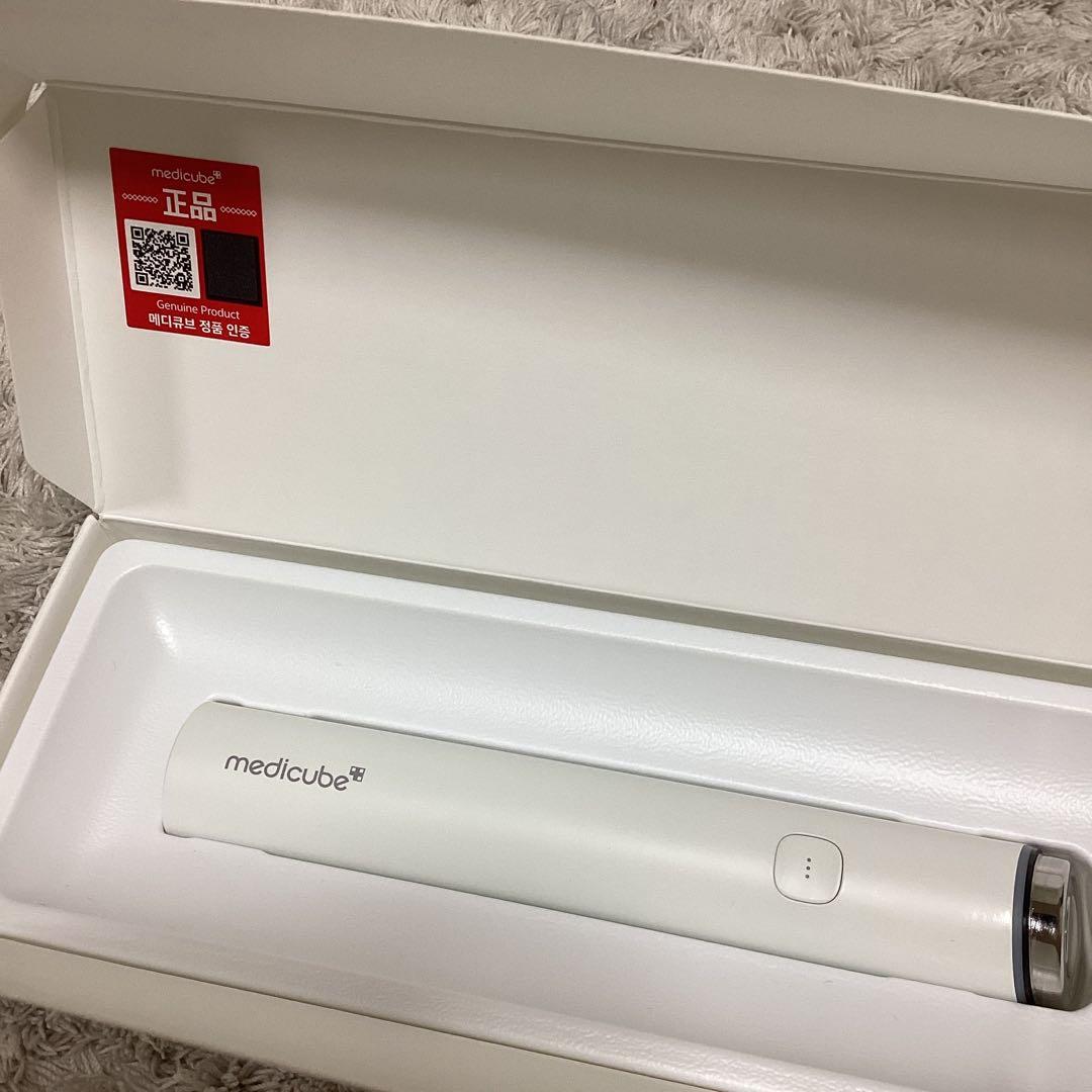 medicube メディキューブ ブースタープロミニ 白 美顔器 ミストデバイス