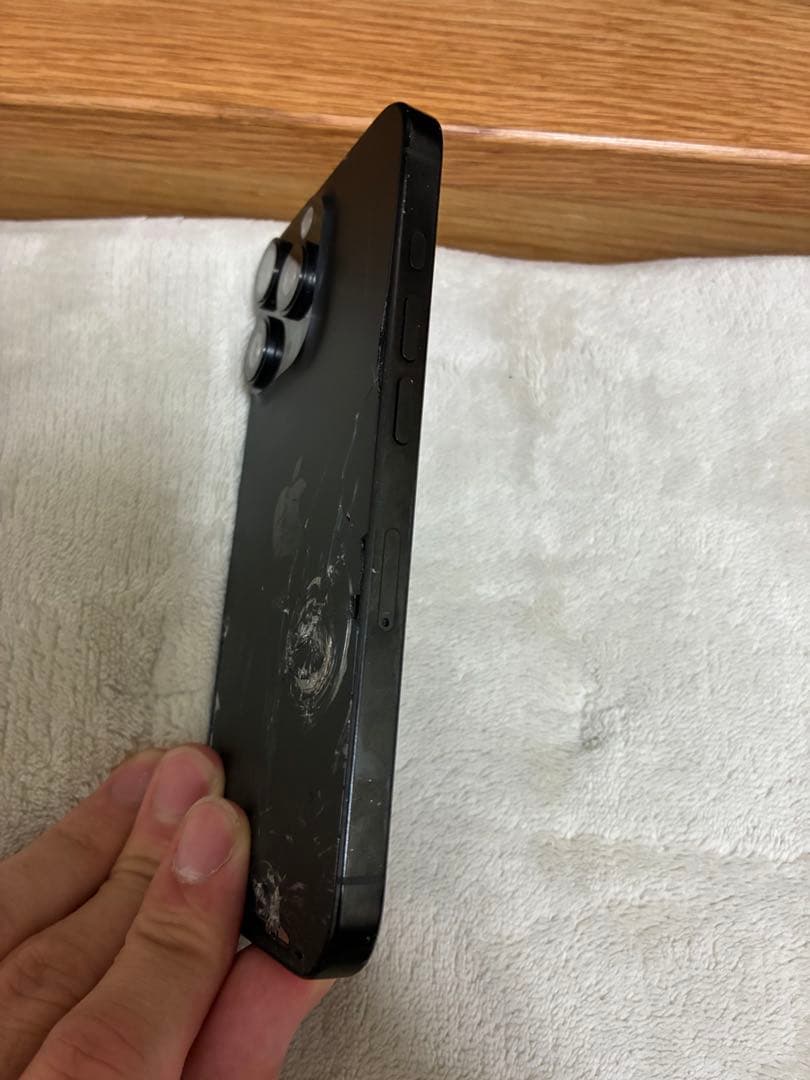 ジャンク品　iphohe16 pro ブラックチタニウム 128GB