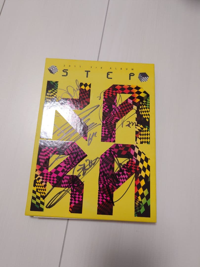 KARA　サード・アルバム　ステップ　サイン付き Amazon.co.jp: STEP: ミュージック