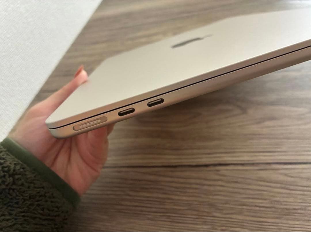 MacBook Air M4 256GB スターライト 本体
