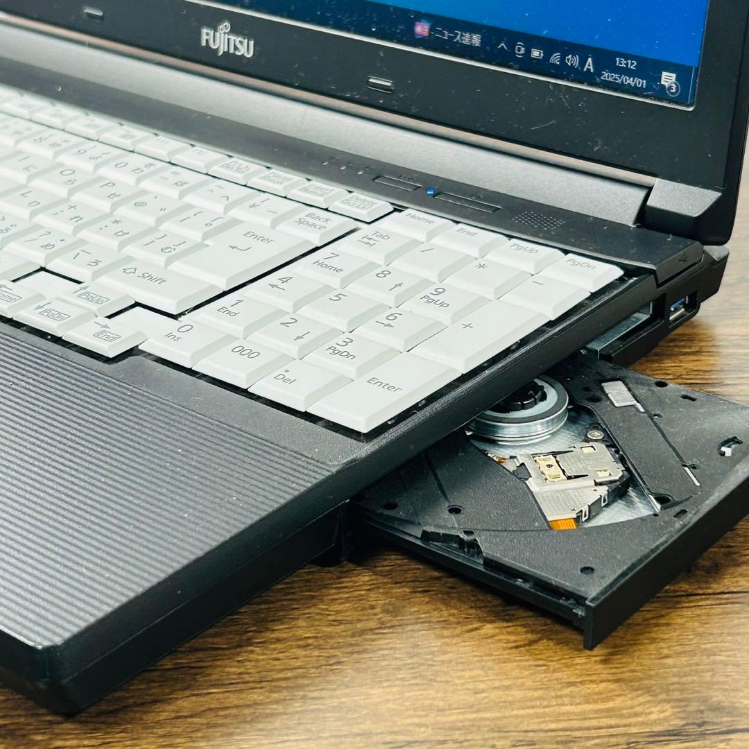 すぐ使えるノートパソコン 富士通ライフブック i5 8GB オフィス付き