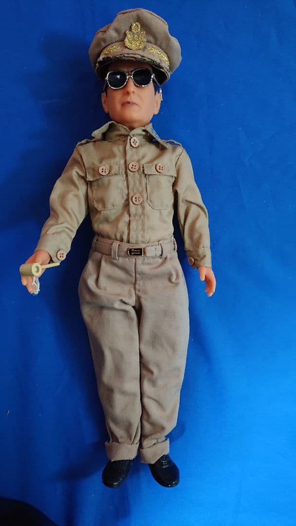 ダグラス・マッカーサー人形フィギュア