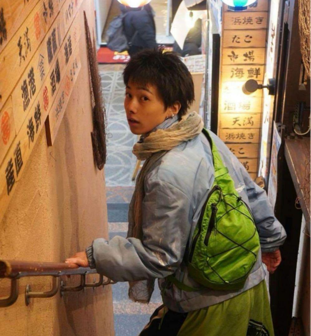 【定価4.2万/あおば着用】C.P.Company ボディ バッグ カーキ