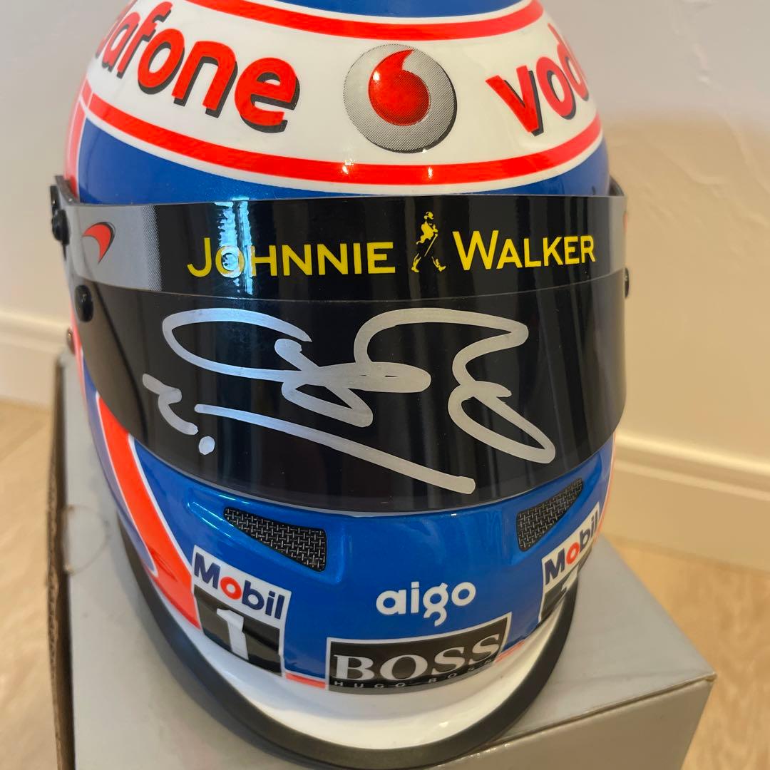 ジェンソンバトン 1/2 ヘルメット サイン入り - メルカリ