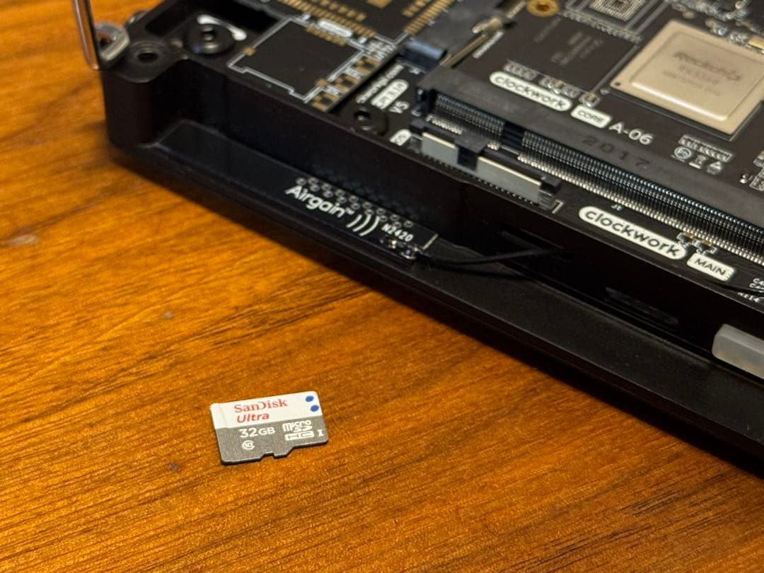 ミニPC ClockworkPi uConsole Linux portable PC