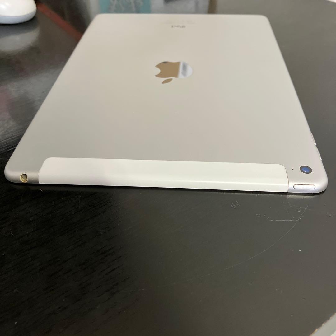 Apple iPad Air2 第2世代128GB シルバー　セルラーモデル