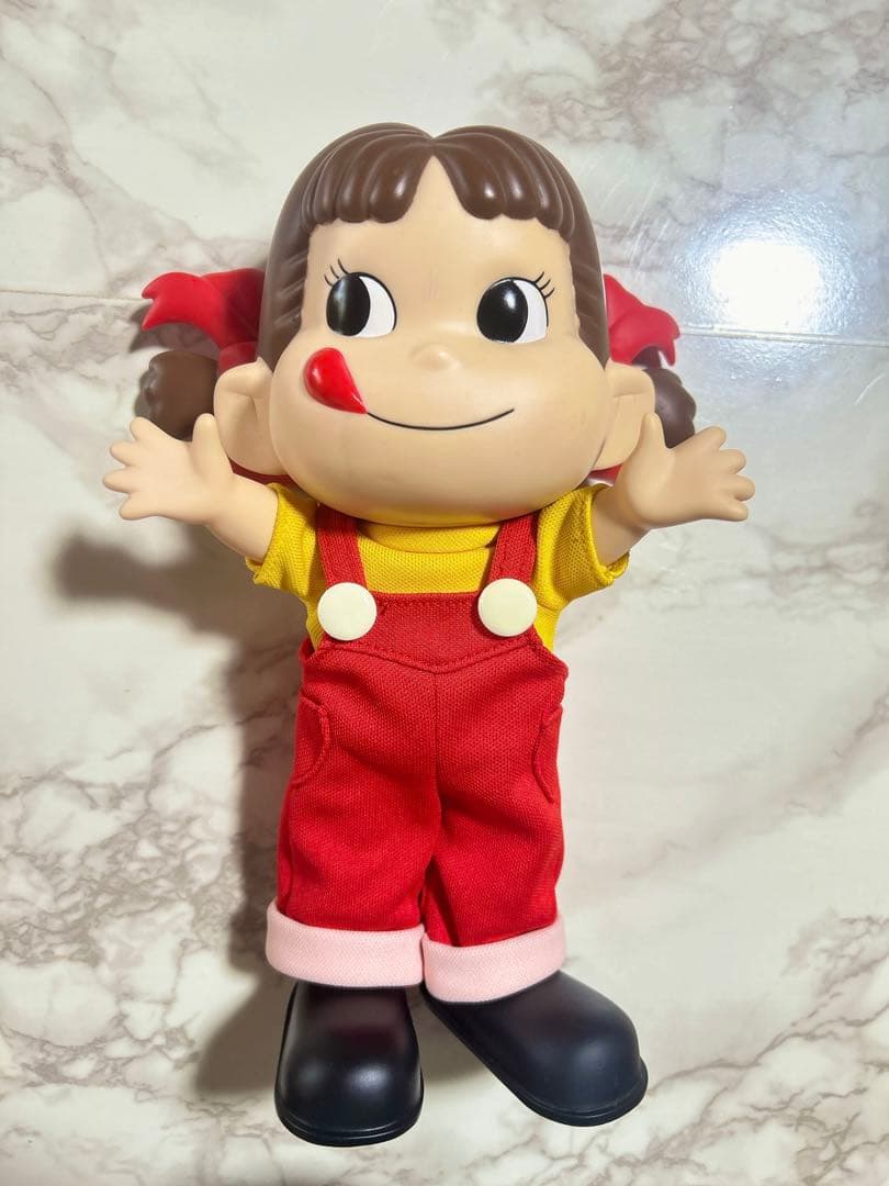 不二家 ペコちゃん人形 非売品 - メルカリ