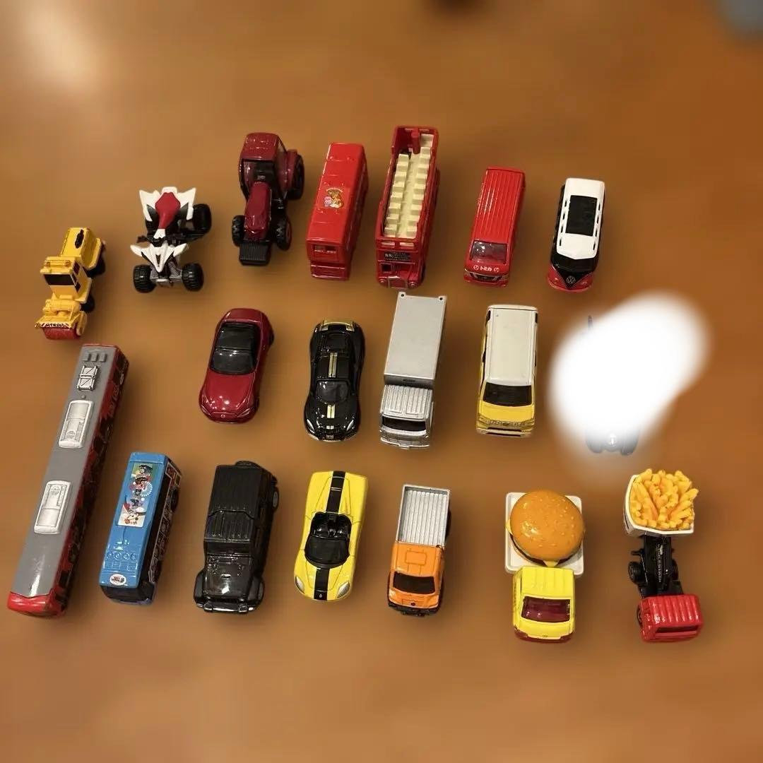 トミカ ミニカーセット 多様なデザイン 19台まとめてセット - メルカリ
