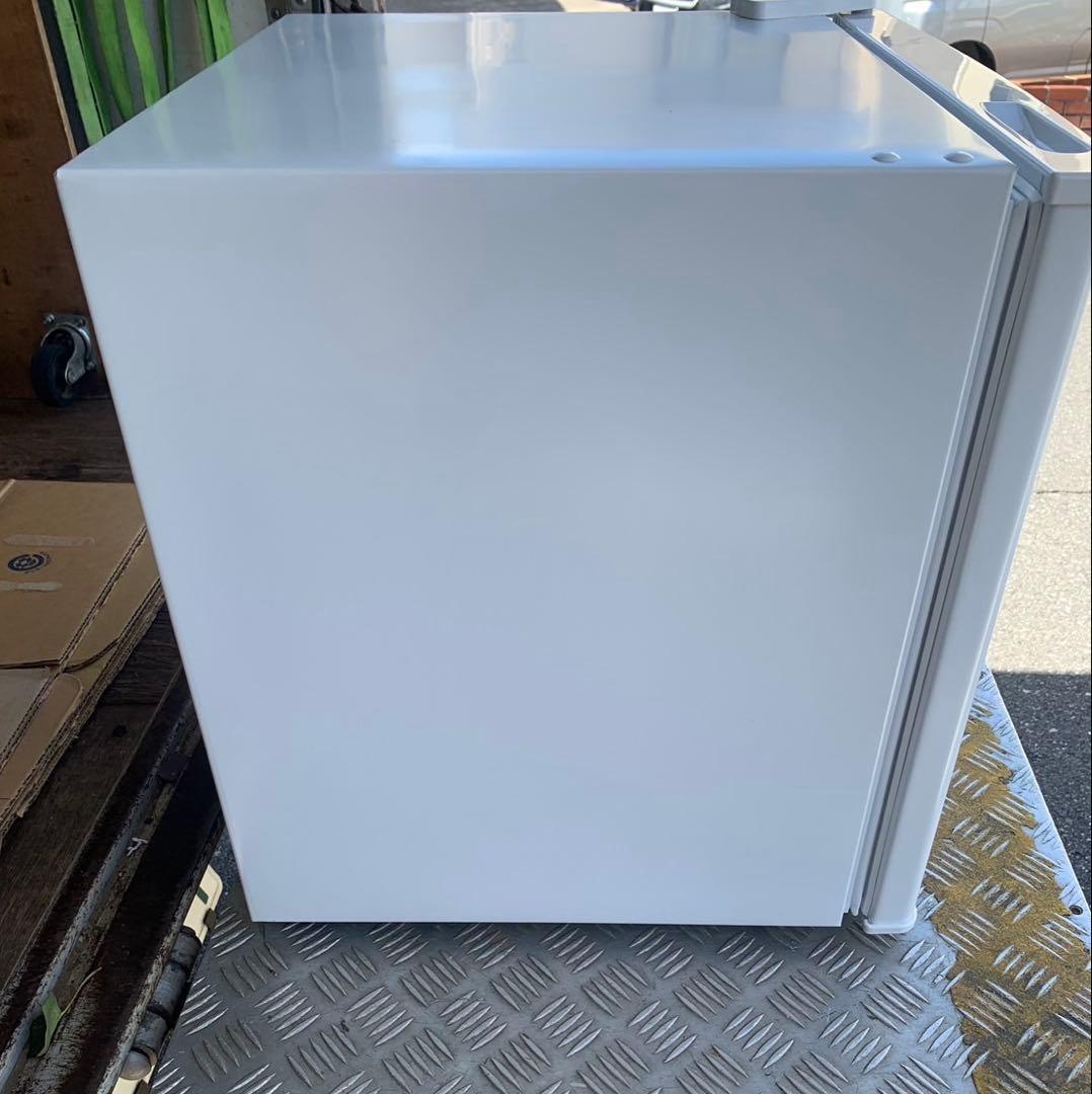 ハル　美品 高年式　コンフィーCOMFEE' コンパクト冷蔵庫