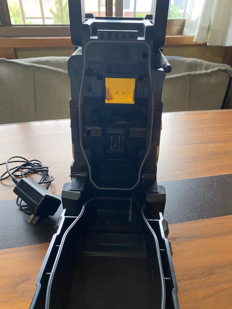 【美品】Makita Bluetoothラジオ　MR108 AC付き