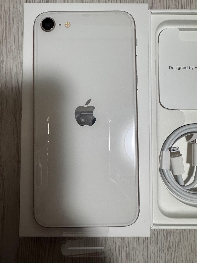 新品　iPhone SE3 64GB SIMフリー