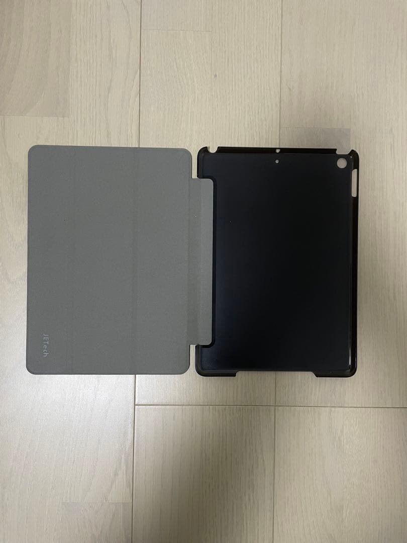 Apple iPad 第5世代 ゴールド 32G Wi-Fi+セルラーカバー付き