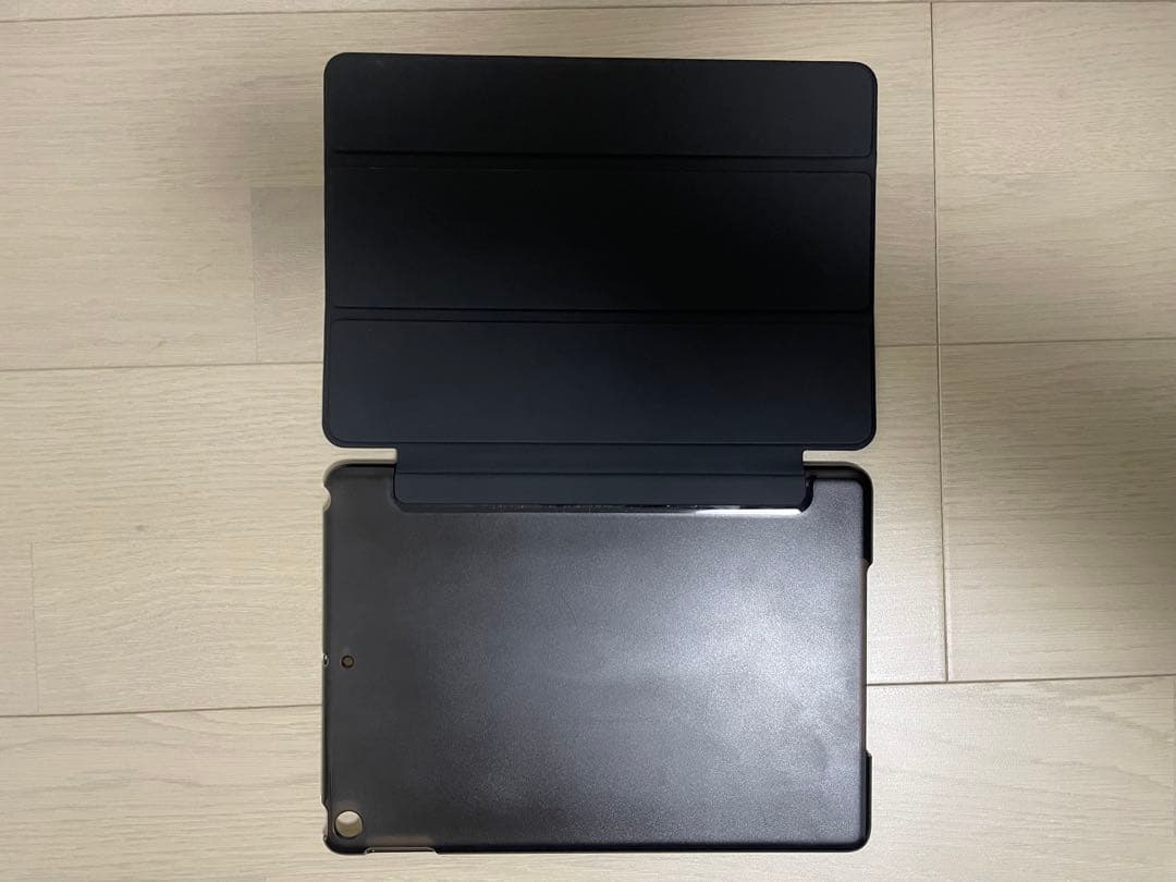 Apple iPad 第5世代 ゴールド 32G Wi-Fi+セルラーカバー付き