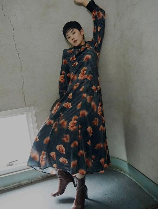 ❁ Ameri vintage ❁ MILA VELOUR CUT DRESS - メルカリ