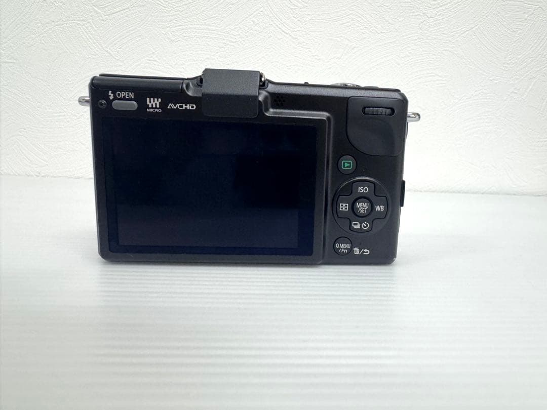 【大人気·美品】Panasonic LUMIX DMC-GF2 ミラーレス一眼
