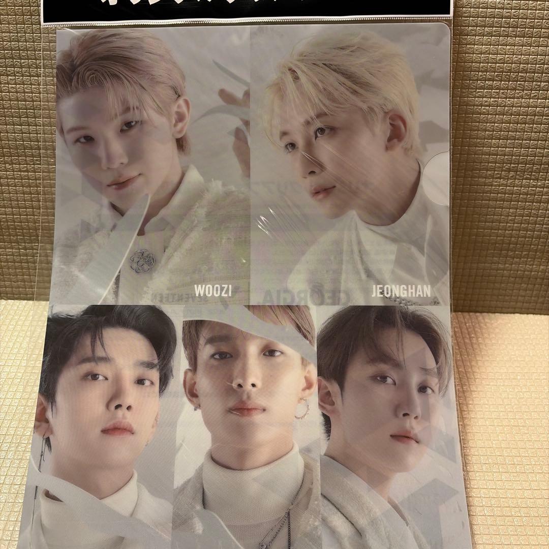 SEVENTEEN クリアファイル4枚セット - メルカリ