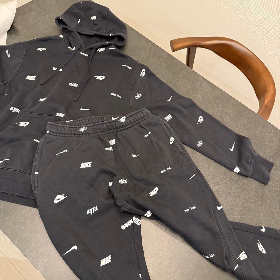 NIKE ロゴプリント 裏起毛スウェットパーカー＆パンツ 黒